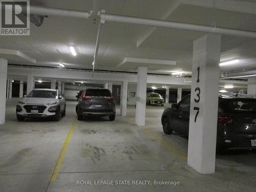 #620 -5055 Greenlane Rd, Lincoln, ON - Indoor Photo Showing Garage