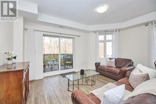 226 - 8111 Forest Glen Drive, Niagara Falls, ON - Indoor Photo Showing Living Room