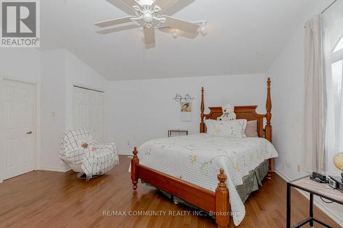 12 Hart Cres, London, ON - Indoor Photo Showing Bedroom