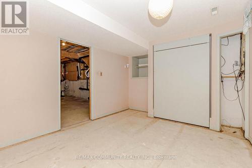 12 Hart Cres, London, ON - Indoor Photo Showing Other Room