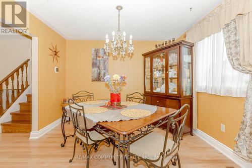 12 Hart Crescent, London, ON - Indoor Photo Showing Dining Room