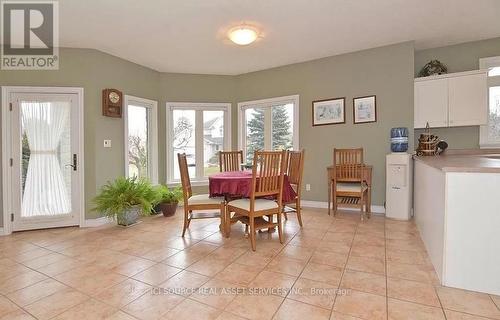282 Ambleside Dr, London, ON - Indoor Photo Showing Dining Room