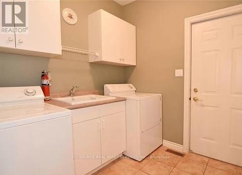 282 Ambleside Drive, London, ON - Indoor Photo Showing Laundry Room