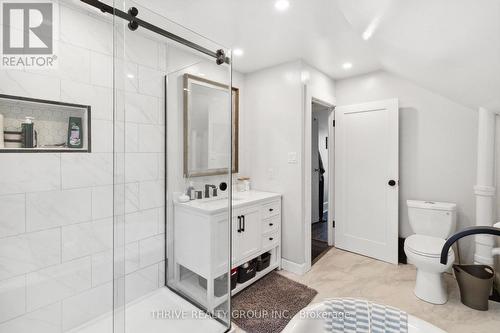 75 Albion St, London, ON - Indoor Photo Showing Bathroom