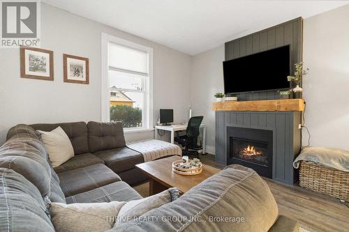 75 Albion Street, London, ON - Indoor Photo Showing Living Room With Fireplace