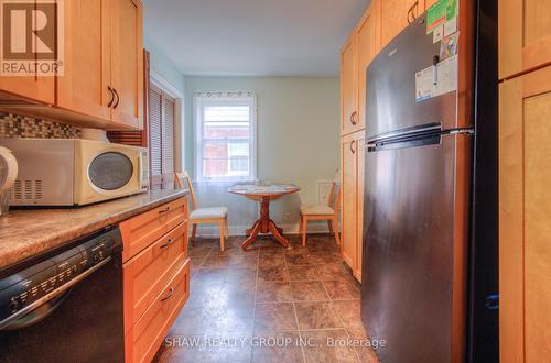 12 Christopher Dr, Cambridge, ON - Indoor Photo Showing Kitchen