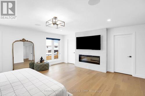 3487 Isleworth Road Road, London, ON - Indoor With Fireplace