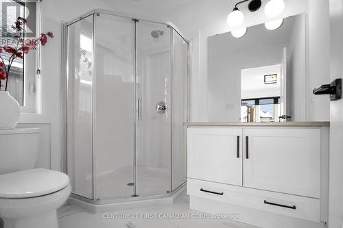 3487 Isleworth Road Road, London, ON - Indoor Photo Showing Bathroom
