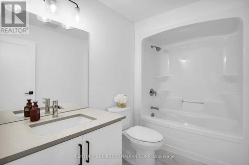 3487 Isleworth Road Road, London, ON - Indoor Photo Showing Bathroom