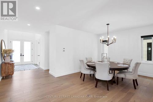 3487 Isleworth Road Road, London, ON - Indoor Photo Showing Dining Room