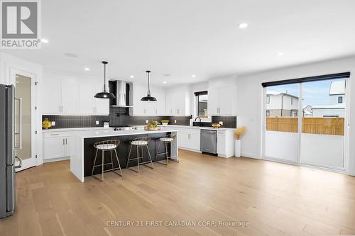 3487 Isleworth Road Road, London, ON - Indoor Photo Showing Kitchen