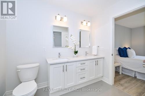 22 Queens Circ, Fort Erie, ON - Indoor Photo Showing Bathroom