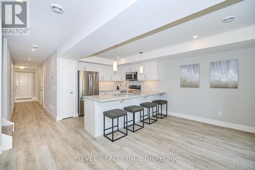 22 Queens Circle, Fort Erie, ON - Indoor Photo Showing Kitchen