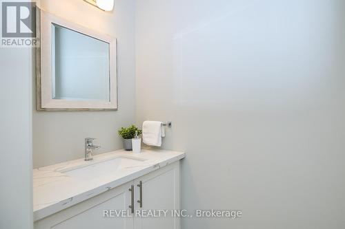 18 Queens Circ, Fort Erie, ON - Indoor Photo Showing Bathroom