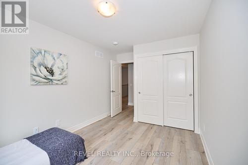 18 Queens Circle, Fort Erie, ON - Indoor Photo Showing Bedroom