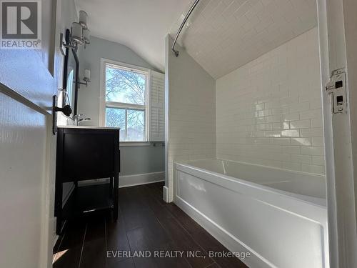 426 Reynolds Street, Oakville, ON - Indoor Photo Showing Bathroom