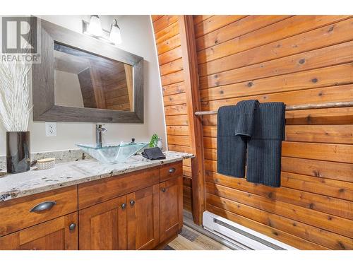 7456 Anglemont Way, Anglemont, BC - Indoor Photo Showing Bathroom