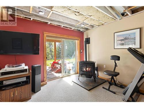 7456 Anglemont Way, Anglemont, BC - Indoor With Fireplace