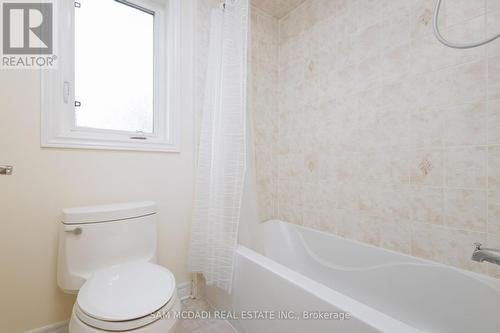 5300 Snowbird Crt, Mississauga, ON - Indoor Photo Showing Bathroom
