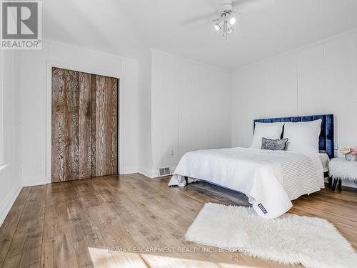 804 Shadeland Avenue, Burlington, ON - Indoor Photo Showing Bedroom