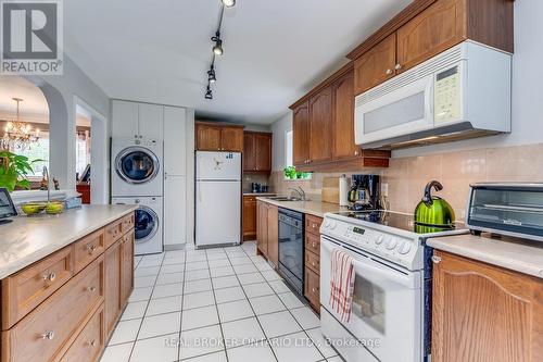 1086 Balment Avenue, Mississauga, ON - Indoor Photo Showing Kitchen With Double Sink