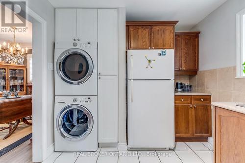 1086 Balment Avenue, Mississauga, ON - Indoor Photo Showing Laundry Room