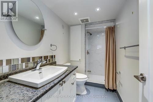 1086 Balment Ave, Mississauga, ON - Indoor Photo Showing Bathroom