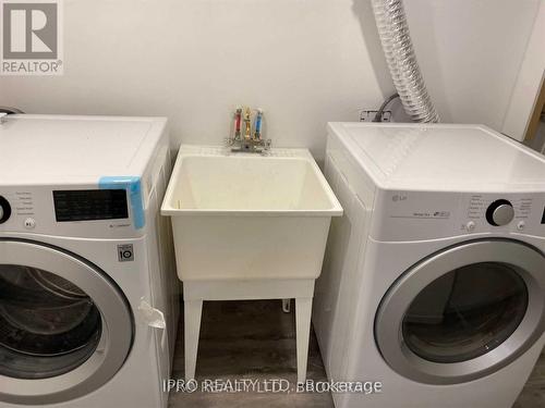 3168 Cabano Cres, Mississauga, ON - Indoor Photo Showing Laundry Room