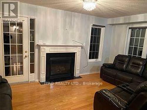 3168 Cabano Cres, Mississauga, ON - Indoor Photo Showing Living Room With Fireplace