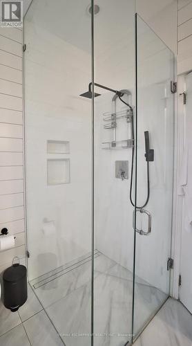 4028 Millar Cres, Burlington, ON - Indoor Photo Showing Bathroom