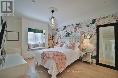 4028 Millar Crescent, Burlington, ON - Indoor Photo Showing Bedroom