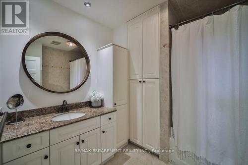 4028 Millar Crescent, Burlington, ON - Indoor Photo Showing Bathroom
