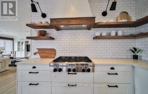 4028 Millar Crescent, Burlington, ON - Indoor Photo Showing Kitchen