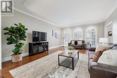 10 Prince Rupert Dr, Clarington, ON - Indoor Photo Showing Living Room