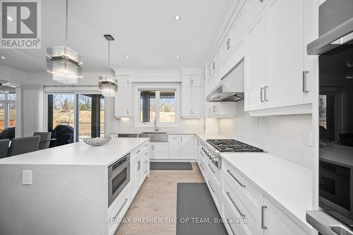 57 Sculpture Garden Lane, Vaughan, ON - Indoor Photo Showing Kitchen With Upgraded Kitchen