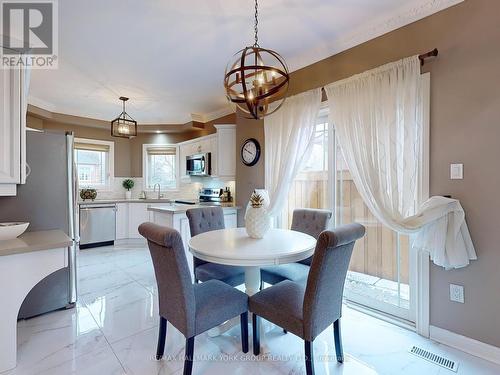 98 Ballymore Dr, Aurora, ON - Indoor Photo Showing Dining Room