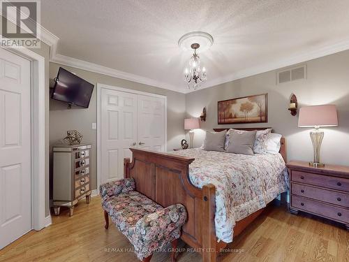 98 Ballymore Drive, Aurora, ON - Indoor Photo Showing Bedroom