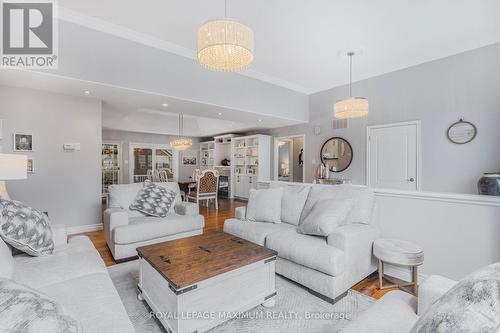 40 Downer Cres, Wasaga Beach, ON - Indoor Photo Showing Living Room