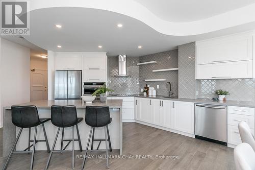 #509 -2 Toronto St, Barrie, ON - Indoor Photo Showing Kitchen With Upgraded Kitchen
