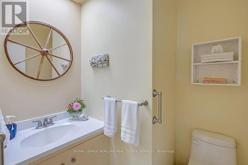 2142 #1 Side Rd, Burlington, ON - Indoor Photo Showing Bathroom