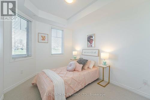 1-02 - 2420 Baronwood Drive, Oakville, ON - Indoor Photo Showing Bedroom