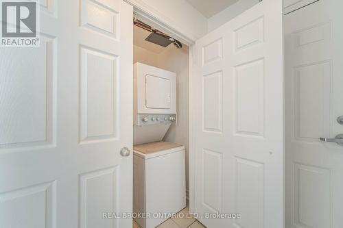 1-02 - 2420 Baronwood Drive, Oakville, ON - Indoor Photo Showing Laundry Room