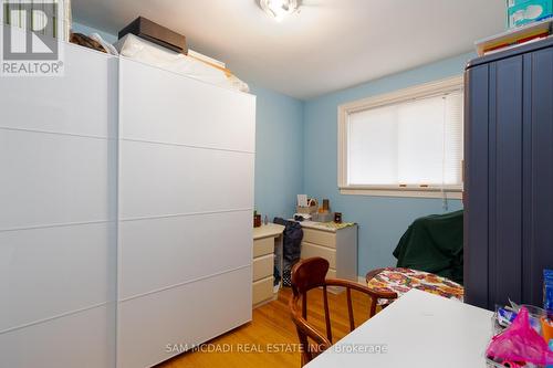 2694 Truscott Drive, Mississauga, ON - Indoor Photo Showing Bedroom