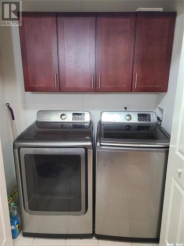 207 W 1St Street, Carlyle, SK - Indoor Photo Showing Laundry Room