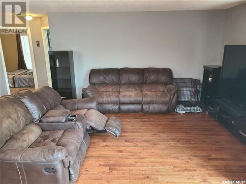 207 W 1St Street, Carlyle, SK - Indoor Photo Showing Living Room