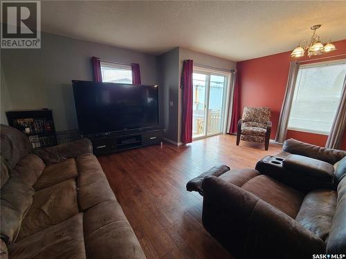 207 W 1St Street, Carlyle, SK - Indoor Photo Showing Living Room