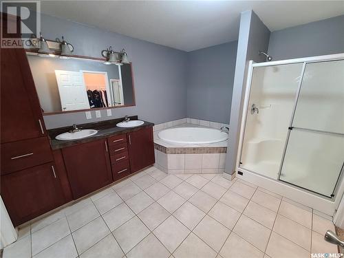 207 W 1St Street, Carlyle, SK - Indoor Photo Showing Bathroom