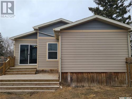 207 W 1St Street, Carlyle, SK - Outdoor