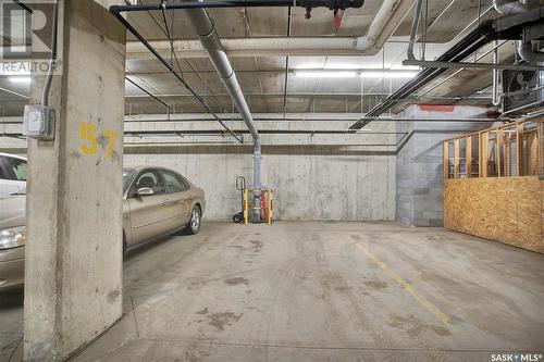 203 106 Hampton Circle, Saskatoon, SK - Indoor Photo Showing Garage