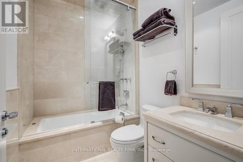 702 - 55 Scollard Street, Toronto, ON - Indoor Photo Showing Bathroom